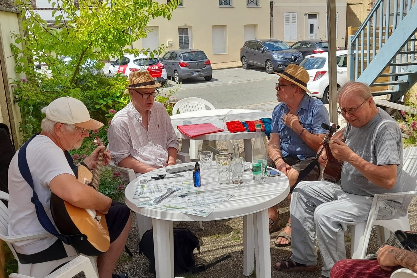 Les Yellow Troubadours de la Maison Jaune Pontgouin